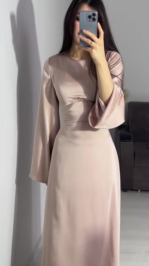 Eclové Satin Maxikleid