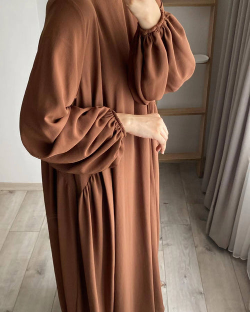 Abaya mit hängenden Ärmeln