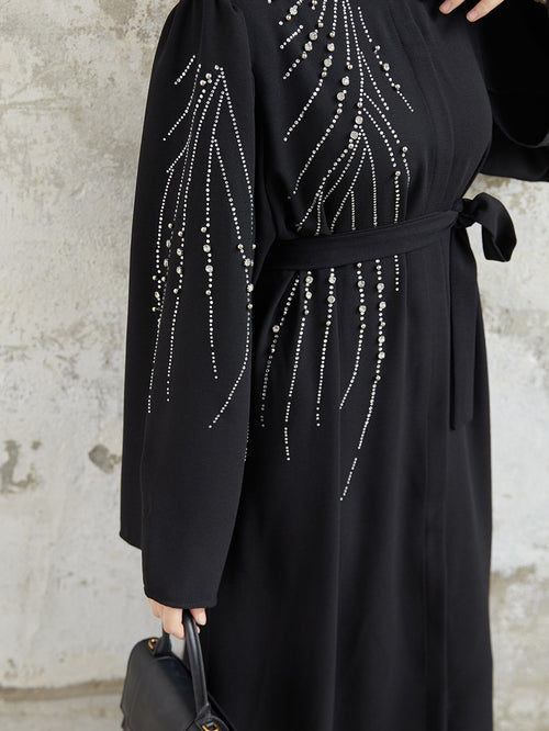 Elegante Abaya mit Steinen